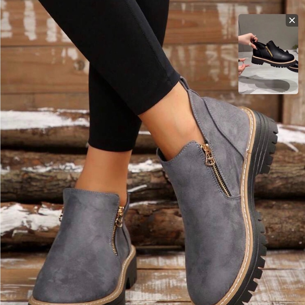 Stylish Gray Ankle Boots with Zipper - Picture 3 of 3